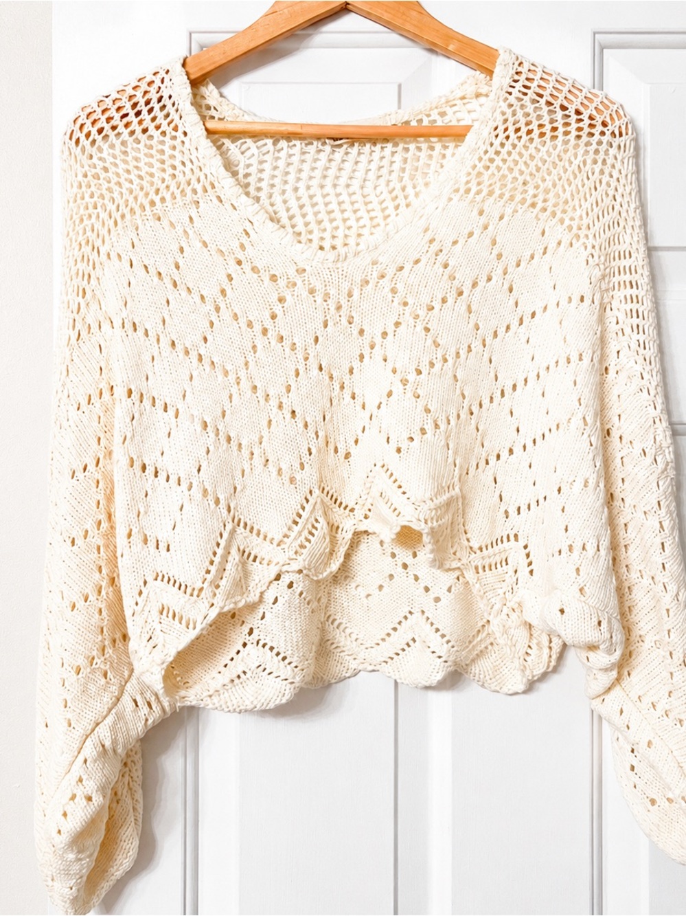 Urban Outfitters Cream Crochet Knit Cropped Sweater XS Boho Balloon Sleeve